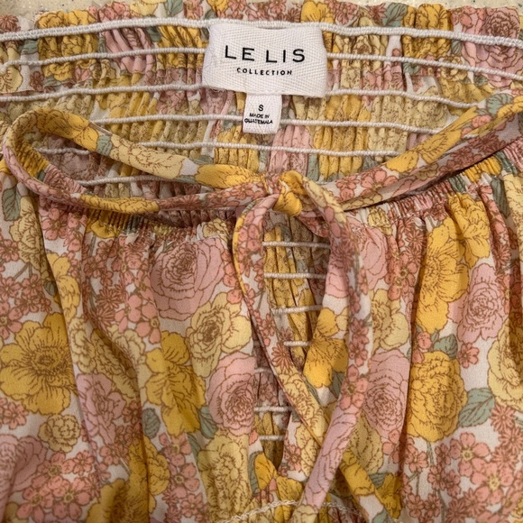 Le Lis (Cativo) Pink & Yellow Smocked Floral Top - Picture 1 of 3